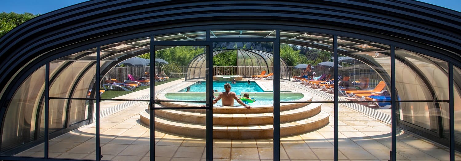 piscine couvert en Dordogne