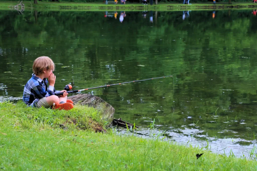 enfant-qui-peche
